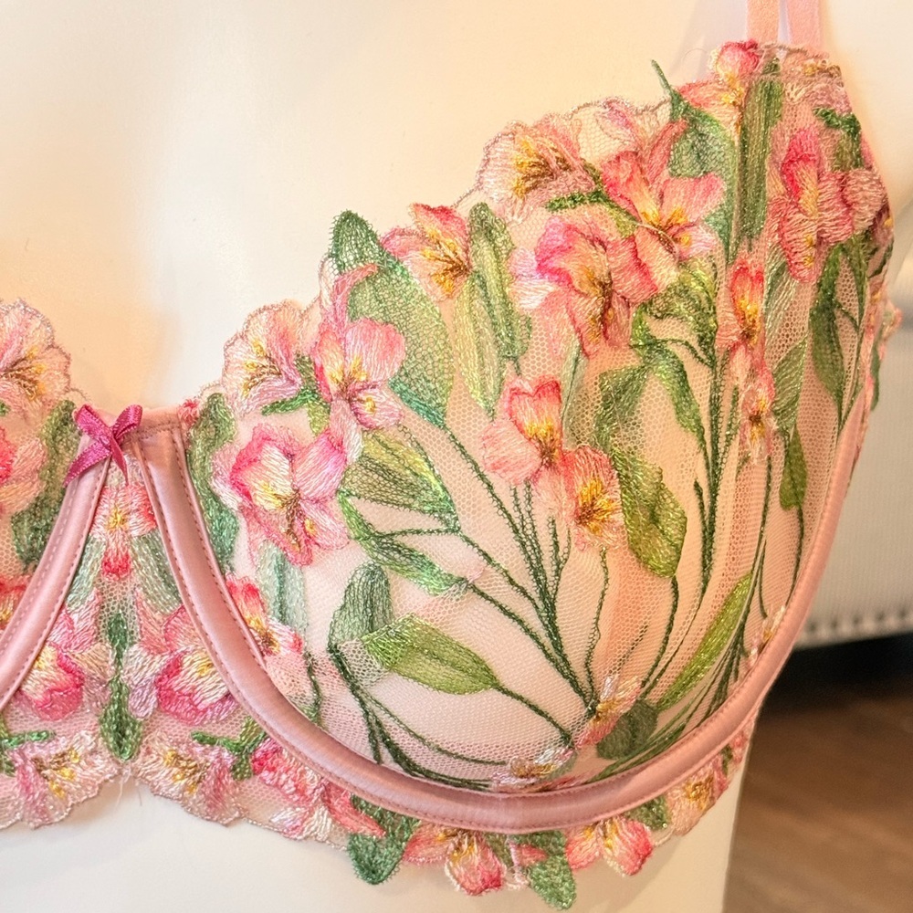 VICTORIA’S SECRET Dream Angels Unlined Balconette Bra Size 38D NEW - Picture 5 of 10